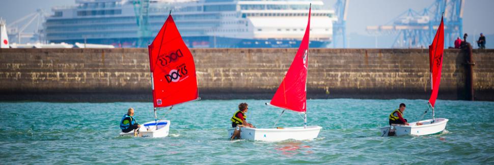 Initiation à la voile sur Optimists, à la sortie du port de plaisance du Havre