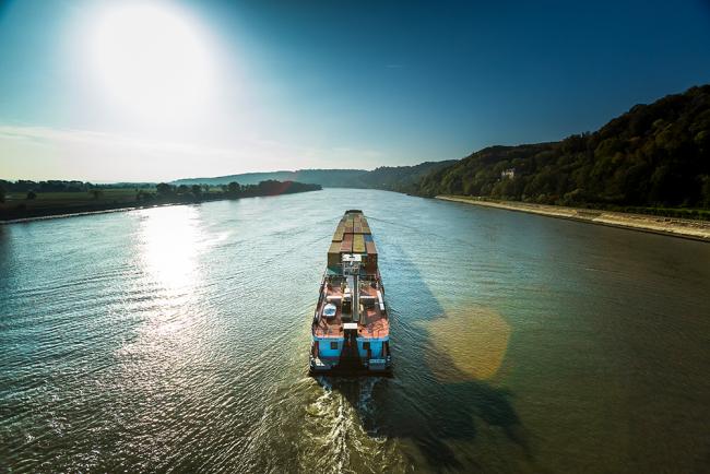 Barge fluviale sur la Seine