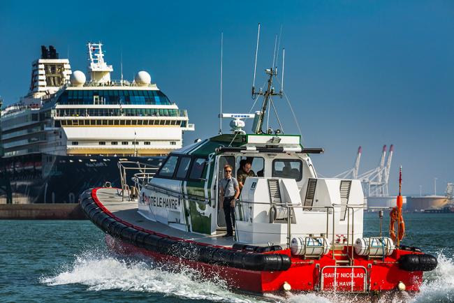 Les pilotes du Havre qui permettent les manœuvres de navires dans le port 
